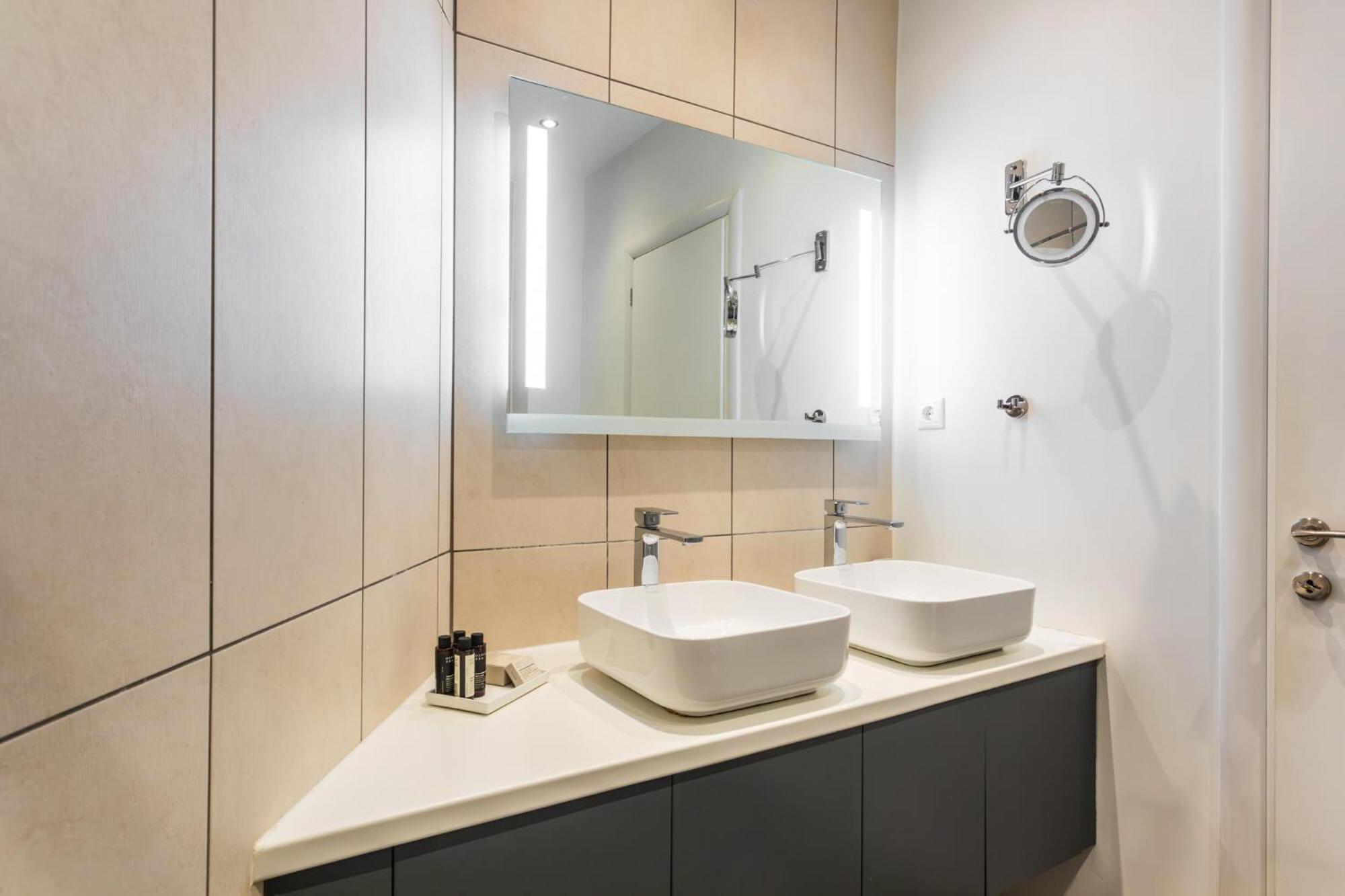 Charming & Comfy 2Bd Apartment In Acropolis Area By Upstreet Афины Экстерьер фото